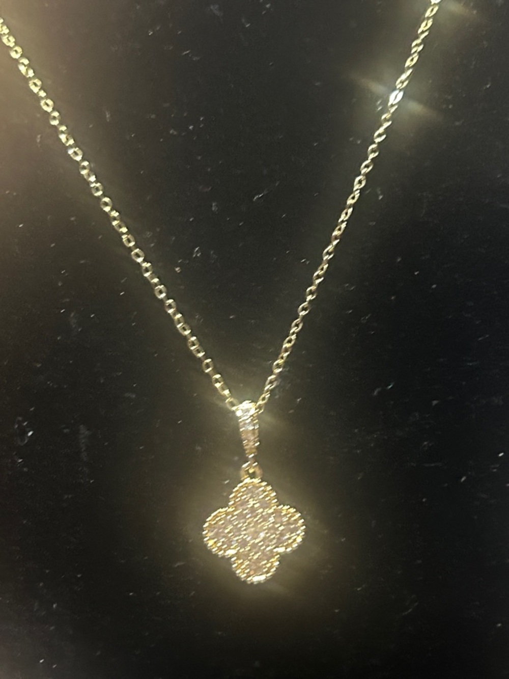 Gold Clover Pendant Necklace - Elegant Women's Jewelry - Picture 4 of 8